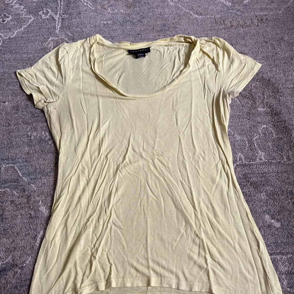 yellow tee shirt